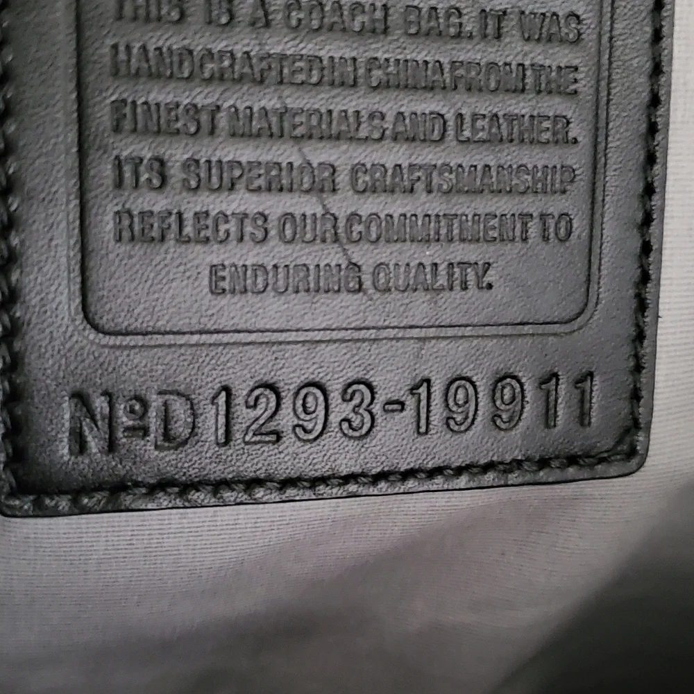 Coach Patent Leather diaper tote bag - Picture 4 of 16